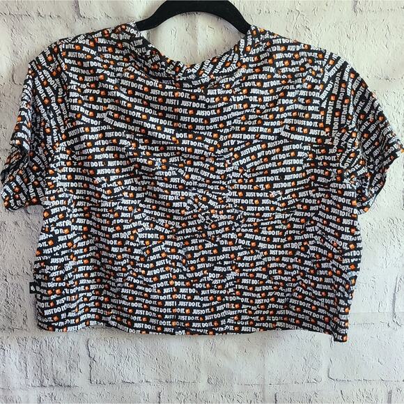 Nike Just Do It All Over Print Logo Crop Tee NWT Size Medium - Picture 3 of 11